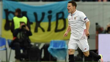 Gameiro celebra el gol de penalti.