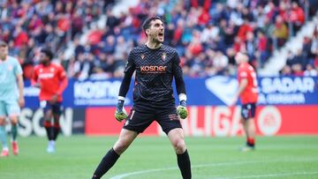 Herrera durante un partido en El Sadar.