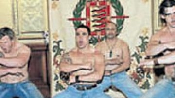 <b>KIWIS. </b>El Cetransa se marcó una haka en el Ayuntamiento.