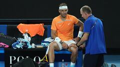 Rafa Nadal ha perdido en el Abierto de Australia contra el estadounidense McDonald tras sentir dolores en su cadera que no le han dejado continuar con normalidad.