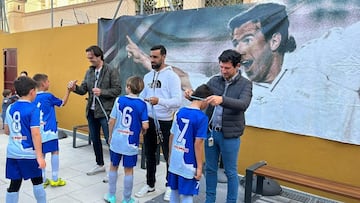 Entrega de medallas en el torneo de canteras de Fuengirola del XXXII Memorial Juan Gómez 'Juanito'.