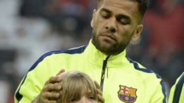 La renovación de Alves por el Barcelona aún se intuye lejos