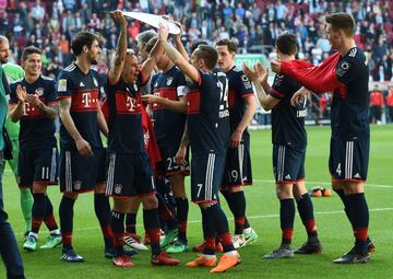 Baile, gritos y alegría: Así celebró el Bayern Múnich