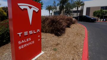 Elon Musk to lay off 10% of Tesla staff