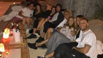 Sergio Ramos, Lucas Vázquez y Keylor Navas con sus parejas.