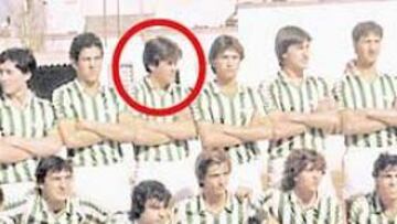 <b>CON EL BETIS B. </b>Juan Ramón López Caro jugó a principios de los 80 en el filial verdiblanco, donde coincidió, entre otros, con Salva, Quico y Casado.