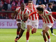 Otro que llega al tramo importante de la temporada en un gran momento es Otero. El colombiano marcó uno de los mejores del curso, con una chilena. Además dio otro gol. Lleva cinco goles en los últimos seis partidos.