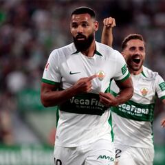 Mourad destroza la roca de Lisci