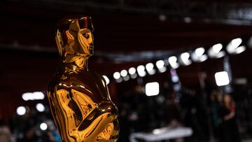 Who holds the record for most Oscar hosts?