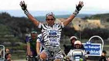 <b>POLIFACÉTICO.</B> El columnista de AS demostró ayer que es más que un velocista.