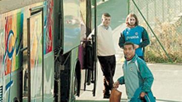 <b>EN AUTOBÚS A SANTANDER. </b>Mauro será titular en los blanquiazules.