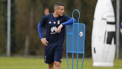 Christian Fern&aacute;ndez durante un entrenamiento con el Real Oviedo.