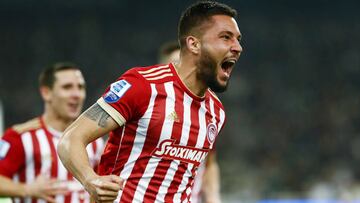 Guerrero celebra el 1-0 del Olympiacos ante el Panathinaikos