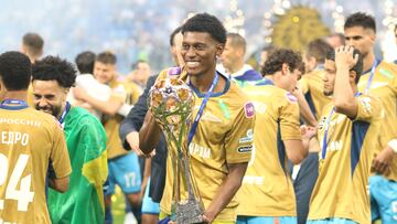 SAINT PETERSBURG, RUSSIA - 2024/05/25: Zander Mateo Cassierra Cabezas, Mateo Cassierra (30) of Zenit seen in action during the Russian Premier League football match between Zenit Saint Petersburg and Rostov Rostov-on-Don at Gazprom Arena. Final score; Zenit 2:1 Rostov. On the ceremony of awarding gold medals in the victory of the Russian Football Championship. Zenit won the gold medals of the Russian Football Championship. (Photo by Maksim Konstantinov/SOPA Images/LightRocket via Getty Images)