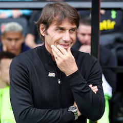 Conte respalda a Davinson tras errores ante Bournemouth