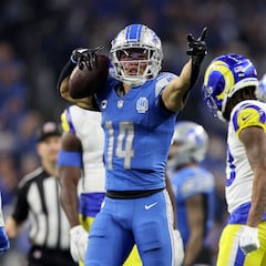 Where did Amon-Ra St. Brown play football in college? University stats, record and draft pick