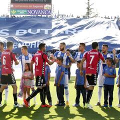 Dos humildes buscan
el liderato en el estreno