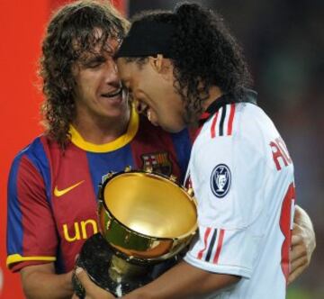 Ronaldinho y Puyol