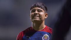 Chofis L&oacute;pez explota contra las cr&iacute;ticas de los aficionados de Chivas