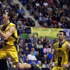 El Bilbao cae en Tenerife y está pendiente de una carambola