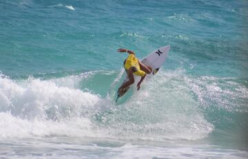 Rachel Presti, de California, está en @rayraysurf