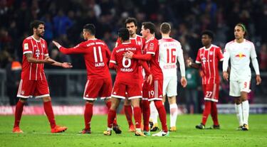 Bayern down 10-man Leipzig to top Bundesliga