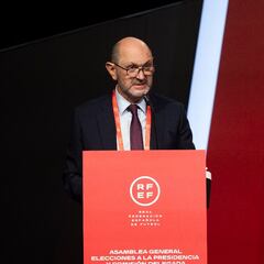 Rafael Louzán, el político que quiere pacificar el fútbol