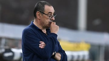 Soccer Football - Serie A - Genoa v Juventus - Stadio Comunale Luigi Ferraris, Genoa, Italy - June 30, 2020  Juventus coach Maurizio Sarri reacts, as play resumes behind closed doors following the outbreak of the coronavirus disease (COVID-19)   REUTERS/J