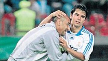 <b>UN MURO.</b> Gomes realizó un buen partido. Saviola sólo pudo superarle en una jugada de estrategia.