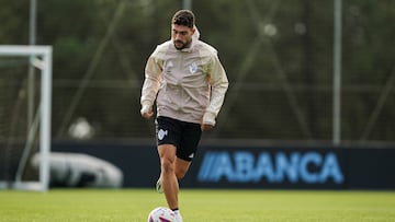 El central Unai Núñez, durante un entrenamiento del Celta.