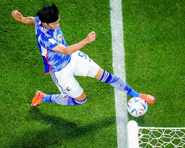 The graphic that shows why Japan’s goal against Spain was legal, and it’s just perfect