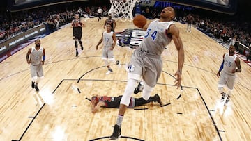 Feb 19, 2017; New Orleans, LA, USA;  Eastern Conference forward Giannis Antetokounmpo of the Milwaukee Bucks (34) dunks over Western Conference guard Stephen Curry of the Golden State Warriors (30) in the 2017 NBA All-Star Game at Smoothie King Center. Mandatory Credit: Larry W. Smith/Pool Photo-USA TODAY Sports