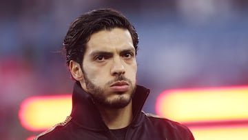INGLEWOOD, CALIFORNIA - MARCH 23: Raul Jimenez #9 from Mexico looks on before the CONCACAF Nations League final at SoFi Stadium on March 23, 2025 in Inglewood, California. Luiza Moraes/Getty Images/AFP (Photo by Luiza Moraes / GETTY IMAGES NORTH AMERICA / Getty Images via AFP)
