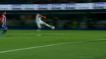 En uno de sus peores años, si su país se juega un Mundial ahí está él: Luis Suárez