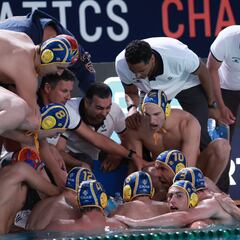 El Barceloneta regala un bronce de ley en la despedida de Perrone