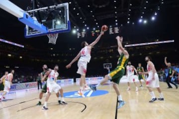 Pau Gasol y Jonas Maciulis.