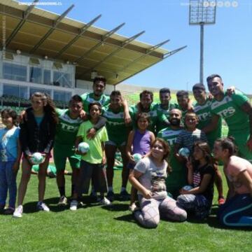 Los wanderinos se dieron un tiempo para compartir con los damnificados por el gran incendio en Valparaíso.