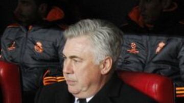 Ancelotti, junto a Zidane en el banquillo de Copenhague.