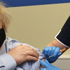 ¿Por qué la vacuna del coronavirus tiene que ponerse en el brazo?