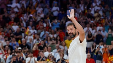 MADRID, 21/08/2025.- El exjugador de la selección española de baloncesto sergio Llull, durante el homenaje recibido antes del partido amistoso ante Alemania que disputan este jueves en el Madrid Arena. EFE/Mariscal