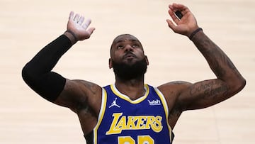 LeBron James, alero de Los Angeles Lakers, antes del partido contra Portland Trail Blazers.