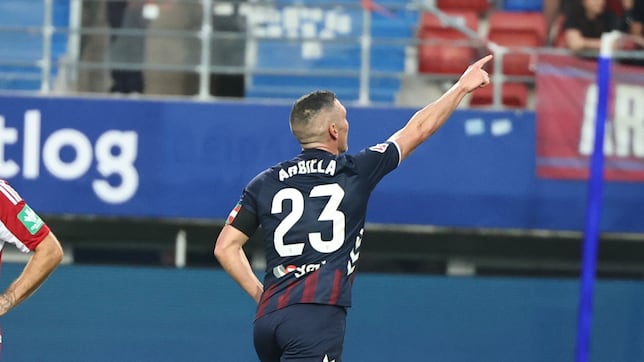 Arbilla lidera una exhibición armera