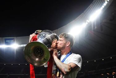 Daniel Sturridge and Alberto Moreno to leave Liverpool