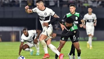 Olimpia golea a Nacional 3-0 y le quita el liderato del grupo