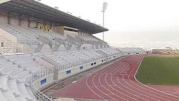<b>EL ESTADIO, LA JOYA MÁS PRECIADA</b>. El Estadio Mediterráneo, construido exclusivamente para estos Juegos, cuenta con unas instalaciones en su interior que facilitan enormemente el trabajo de los medios así como el de los propios profesionales del deporte. La U. D. Almería juega aquí sus partidos de Liga.