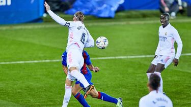 Aldredo Relaño looks at Real Madrid’s win over Eibar at Ipurua, where there was controversy over whether the home side should have had a penalty.