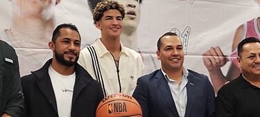  Karim López lleva su talento a los niños con campamento nacional de basquetbol