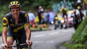 France&#039;s Lilian Calmejane climbs the last hill in a breakaway during the 187,5 km eighth stage of the 104th edition of the Tour de France cycling race on July 8, 2017 between Dole and Station des Rousses. / AFP PHOTO / Lionel BONAVENTURE