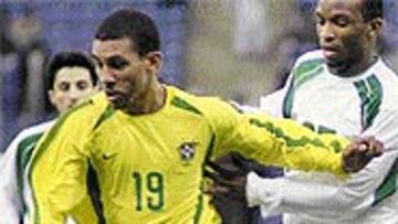 <b>YA TIENE SU SITIO</B>. Scolari ya ha decidido que Djalminha juegue el Mundial con Brasil.