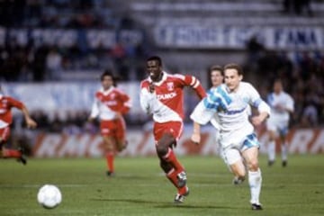 El ex defensor es canterano del Mónaco. Debutó en 1991